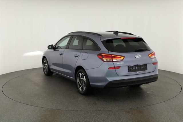 Hyundai i30 Kombi 1.5 T-GDI DCT Family, Navi. LED, Kamera, Winter, 17-Zoll 