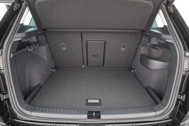 Skoda Karoq Selection 1.5 TSI DSG Selection, AHK, Kamera, Winter, 5-J Garantie 