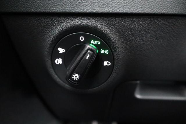 Skoda Karoq Sportline 1.5 TSI DSG Sportline, AHK, Matrix, Navi, Side, 5-J. Garantie 