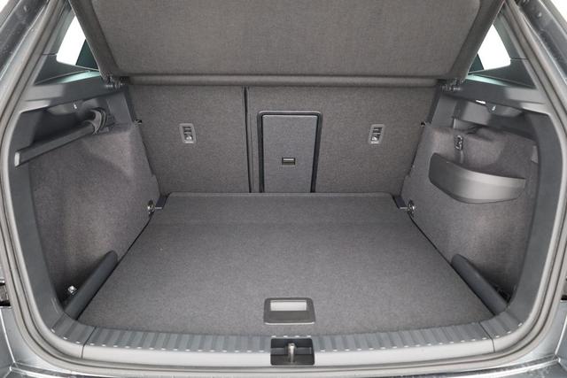 Skoda Karoq Sportline 1.5 TSI DSG Sportline, AHK, Matrix, Navi, Side, 5-J. Garantie 