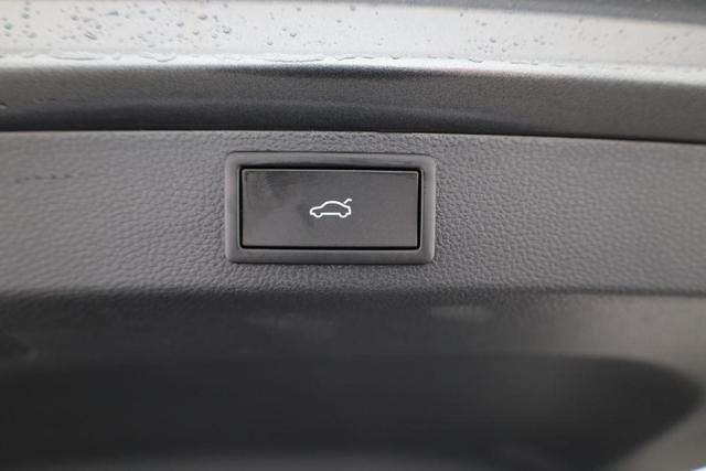 Skoda Karoq Sportline 1.5 TSI DSG Sportline, AHK, Matrix, Navi, Side, 5-J. Garantie 
