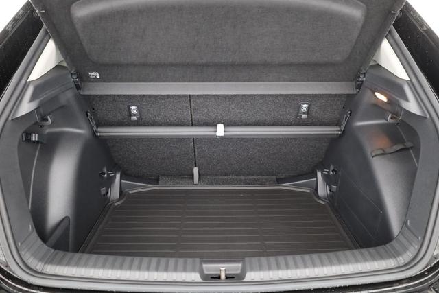 Skoda Fabia Selection 1.0 TSI 130 Jahre, LED, Kamera, Winter, 15-Zoll, 5-J. Garantie 