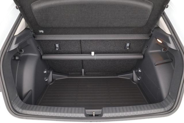 Skoda Fabia Selection 1.0 TSI 130 Jahre, LED, Kamera, Winter, 15-Zoll, 5-J. Garantie 