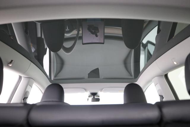 Tesla Model Y Long Range Dual AWD Motor AWD, Pano, AHK, AreaView, Side, Standheizung 