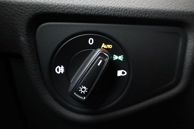 Volkswagen Touran Comfortline BMT/Start-Stopp 1.5 TSI DSG Comfortline, 7-Sitzer, AHK, Navi, Kamera, Side, Winter, 4-J. Garantie 