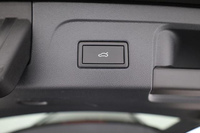 Volkswagen Touran Comfortline BMT/Start-Stopp 1.5 TSI DSG Comfortline, 7-Sitzer, AHK, Navi, Kamera, Side, Winter, 4-J. Garantie 
