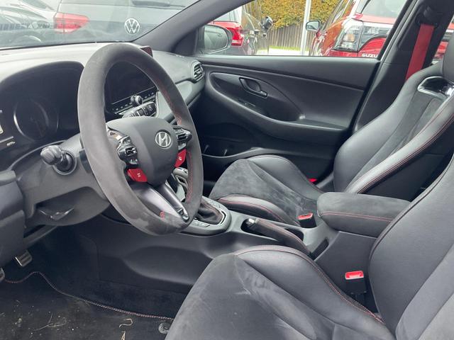 Hyundai i30 - N Drive 2.0 T-GDI DCT, Schalensitze, Pano, Side, Navi, Teilleder