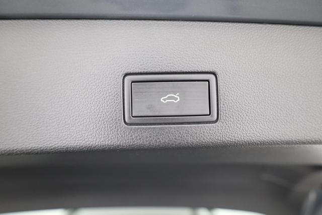 Volkswagen Golf R-Line VIII Variant 2.0 TDI DSG R-LINE, IQ.Light, Navi, Kamera, Winter, 18-Zoll 