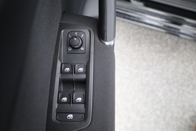 Volkswagen Touran Comfortline BMT/Start-Stopp 1.5 TSI DSG Comfortline, AHK, Navi, Kamera, Side, Winter, 4-J. Garantie 