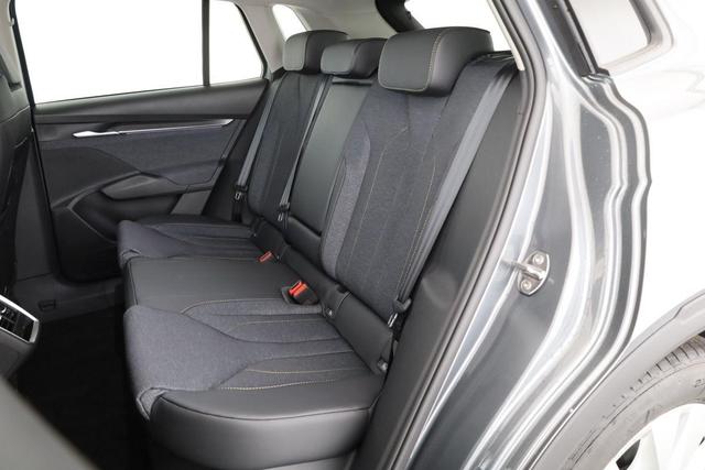 Skoda Elroq 60 Loft Loft, Navi, Kamera, Side, Winter, 19-Zoll 