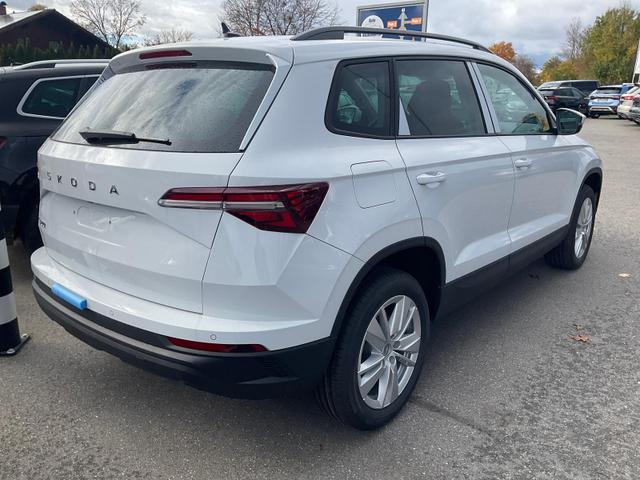Skoda Karoq Selection 1.5 TSI 130 Jahre, AHK, el. Klappe, Kamera, Ladeboden, Winter 