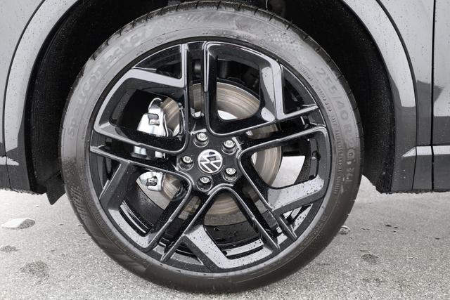 Volkswagen Tiguan 2.0 TSI 195 kW 4Motion R-Line DSG 4M Black, AHK, IQ.Light, AreaView, 20-Zoll, Navi 