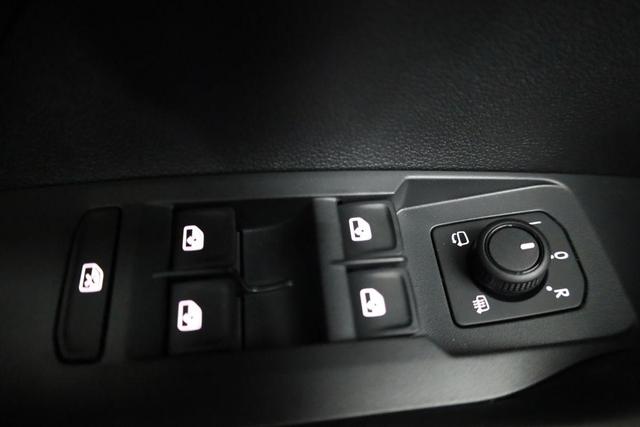 Volkswagen T-Cross 1.0 TSI 85 kW Life DSG Life, IQ.Light, Kamera, Side, Winter, 17-Zoll 