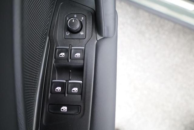 Volkswagen Tiguan 2.0 TSI 195 kW 4Motion R-Line DSG 4M Black, AHK, IQ.Light, AreaView, 20-Zoll, Navi 