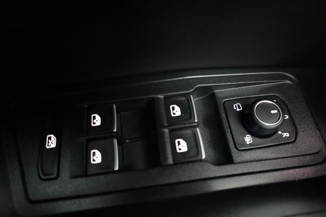 Volkswagen T-Roc R-Line 4Motion 2.0 TSI DSG 4M Black Style, AHK, Pano, HuD, AreaView, Side, Winter 