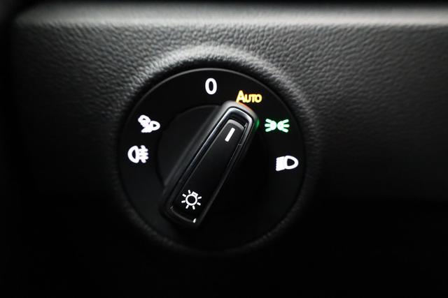 Volkswagen T-Roc R-Line 4Motion 2.0 TSI DSG 4M Black Style, AHK, Pano, HuD, AreaView, Side, Winter 