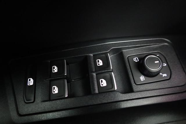 Volkswagen T-Roc R-Line 4Motion 2.0 TSI DSG 4M Black Style, AHK, Pano, HuD, AreaView, Side, Winter 