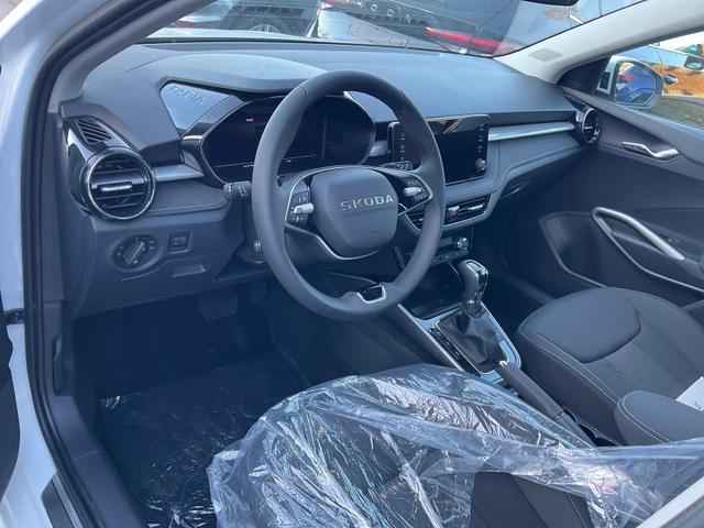 Skoda Fabia - Selection 1.0 TSI DSG 130 Jahre, LED, Kamera, ACC, Side, Ladeboden, Winter