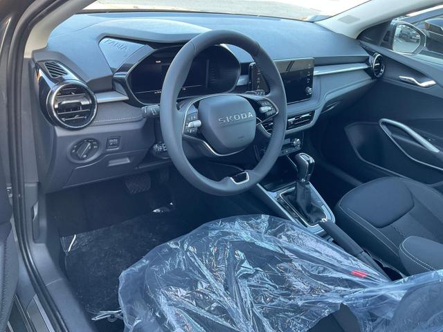 Skoda Fabia - Selection 1.0 TSI DSG 130 Jahre, LED, Kamera, ACC, Side, Ladeboden, Winter