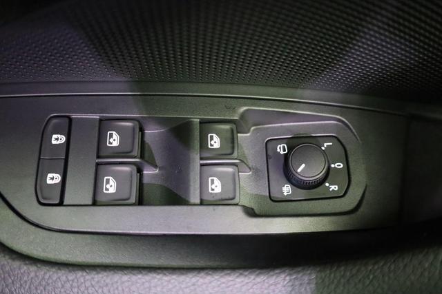 Skoda Kodiaq 2.0 TDI 142kW 4x4 Selection DSG Selection, AHK, Navi, Side, el. Klappe, AreaView, ParkAssist 