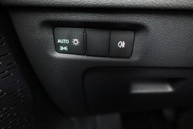 Skoda Octavia Combi 1.5 TSI mHEV 110 kW Selection DSG Selection, Side, el. Klappe, Kamera, Winter 