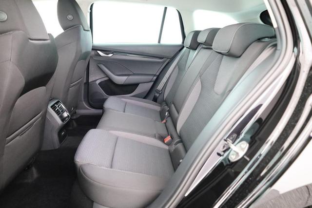 Skoda Octavia Combi 1.5 TSI mHEV 110 kW Selection DSG Selection, Side, el. Klappe, Kamera, Winter 