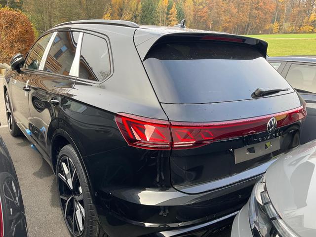 Volkswagen Touareg 3.0 TDI 210 kW 4Motion R-Line V6 4M Black, AHK, 22-Zoll, Dynaudio, HuD, Luft, Standheizung 