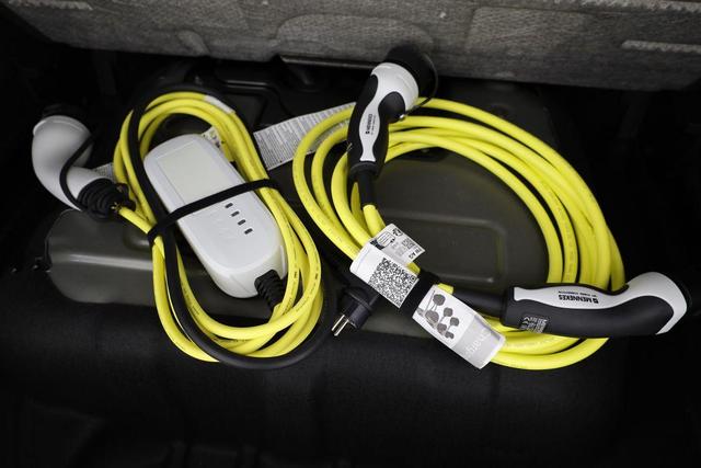 Volkswagen Tiguan 1.5 TSI eHybrid 150 kW Life DSG Life, AHK, IQ.Light, Navi, ParkAssist 