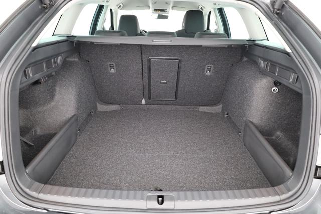 Skoda Octavia Combi 1.5 TSI mHEV 110 kW Selection DSG Selection, Side, el. Klappe, Kamera, Winter 
