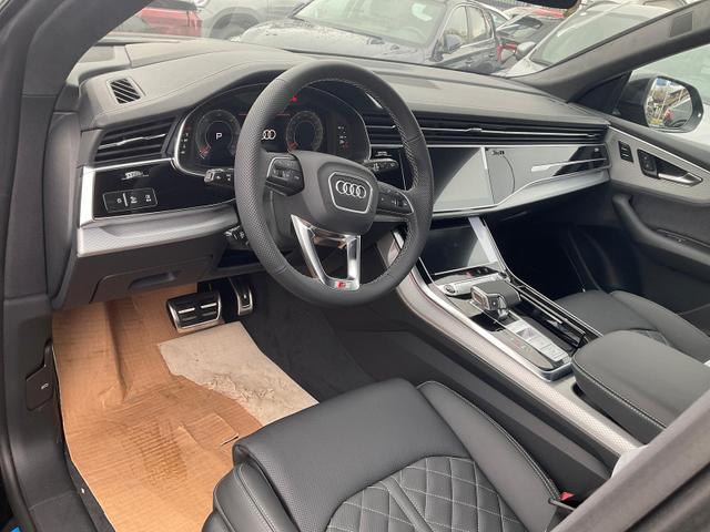 Audi Q8 - 50 TDI quattro qu S-LINE, Standheizung, HuD, Luft, Pano, B&O, 23-Zoll, AHK, Leder, AreaView, Optik schwarz