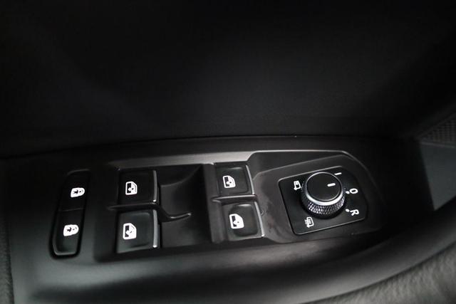 Volkswagen Touareg 3.0 TDI 210 kW 4Motion R-Line V6 4M Black, AHK, 22-Zoll, Dynaudio, HuD, Luft, Standheizung 