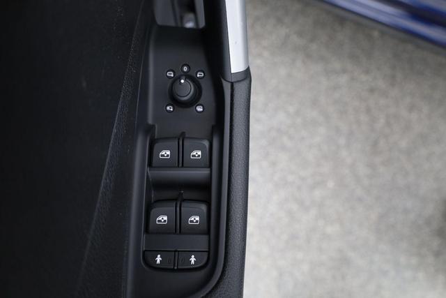 Audi Q2 35 TFSI basis S-Tronic, LED, Kamera, 16 Zoll 