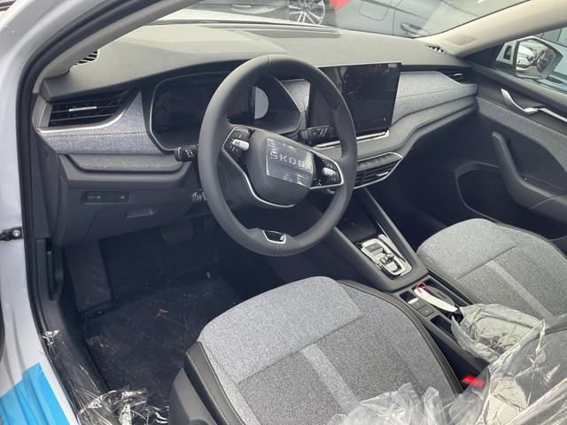 Skoda Octavia Combi - 2.0 TDI 110 kW Selection DSG Selection, Navi, Pano, AHK, Teilleder, 5-J Garantie