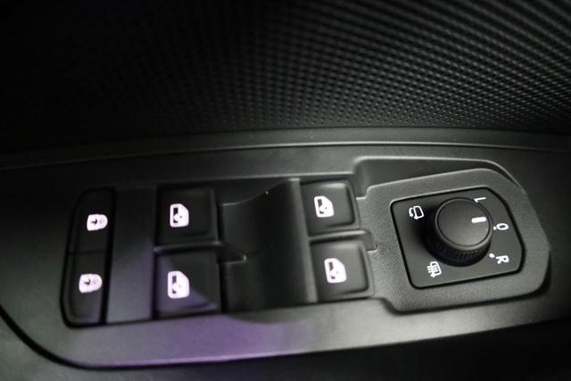 Skoda Kodiaq 2.0 TDI 142kW 4x4 Selection DSG Selection, 7-Sitzer, AHK, Navi, Side, el. Klappe, AreaView, ParkAssist 