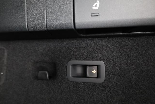 Skoda Kodiaq 2.0 TDI 142kW 4x4 Selection DSG Selection, 7-Sitzer, AHK, Navi, Side, el. Klappe, AreaView, ParkAssist 