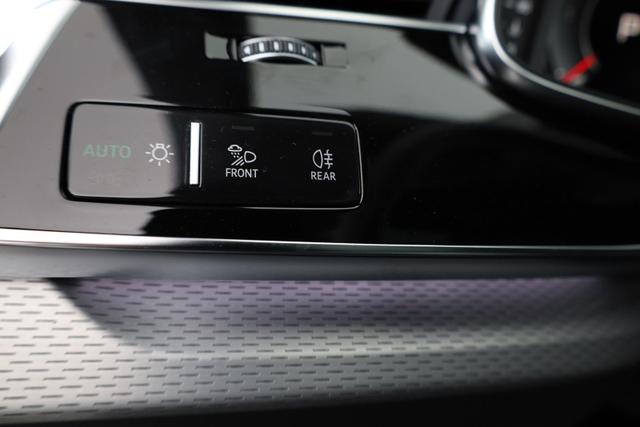 Audi Q8 50 TDI quattro qu S-LINE, Standheizung, HuD, Luft, Pano, B&O, 23-Zoll, AHK, Leder, AreaView, Optik schwarz 
