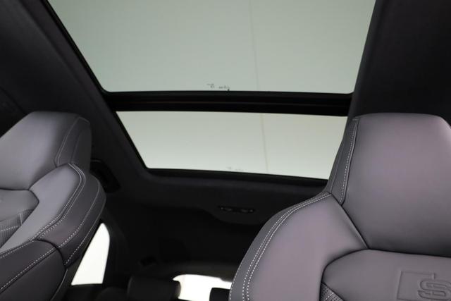 Audi Q8 50 TDI quattro qu S-LINE, Standheizung, HuD, Luft, Pano, B&O, 23-Zoll, AHK, Leder, AreaView, Optik schwarz 