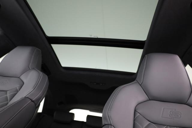 Audi Q8 50 TDI quattro qu S-LINE, Luft, Pano, B&O, 23-Zoll, AHK, Leder, AreaView, Optik schwarz 