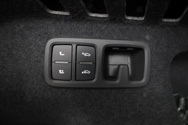 Audi Q8 50 TDI quattro qu S-LINE, Luft, Pano, B&O, 23-Zoll, AHK, Leder, AreaView, Optik schwarz 