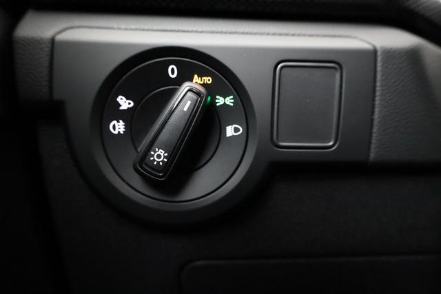 Volkswagen T-Cross 1.5 TSI 110 kW Life DSG Life, AHK, IQ.Light, ACC, Side, Kamera, 17-Zoll, Winterpaket 