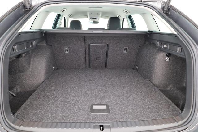 Skoda Octavia Combi 2.0 TDI 110 kW Selection DSG Selection, Navi, AHK, el. Klappe, 5-J Garantie 