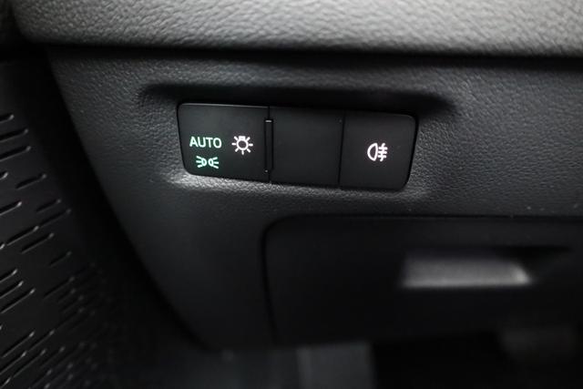 Skoda Octavia Combi 2.0 TDI 110 kW Selection DSG Selection, Navi, AHK, el. Klappe, 5-J Garantie 