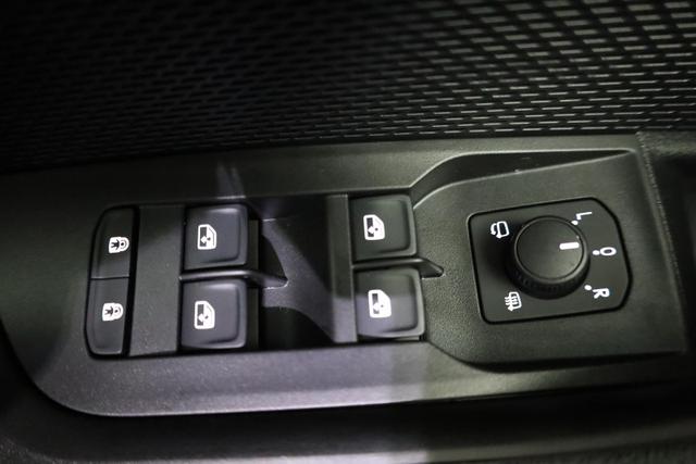 Skoda Octavia Combi 2.0 TDI 110 kW Selection DSG Selection, Navi, Pano, AHK, Teilleder, 5-J Garantie 