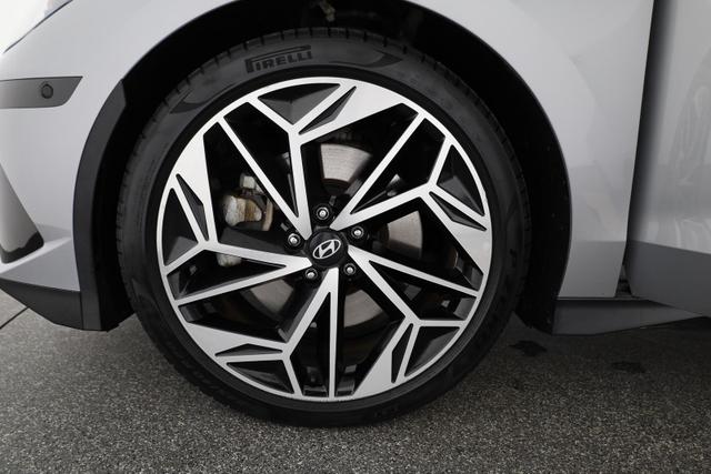 Hyundai IONIQ 6 Uniq Elektro 77,4 kWh, Pano, 20-Zoll, Matrix, HuD, Side, AreaView, Navi, BOSE, Winter 