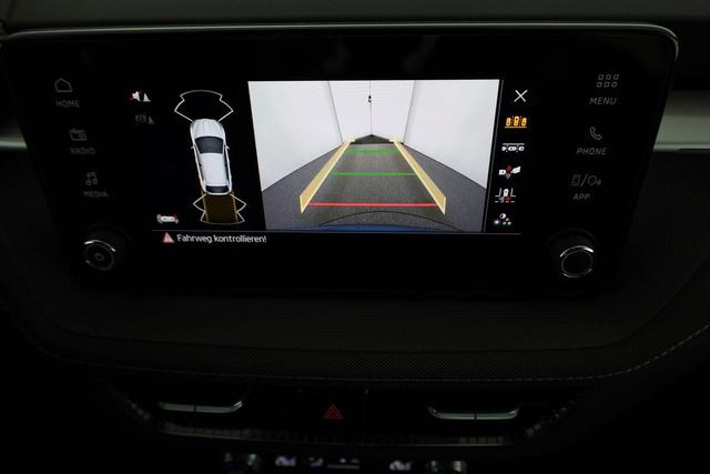 Skoda Fabia Selection 1.0 TSI DSG 130 Jahre, LED, Kamera, ACC, Side, Ladeboden, Winter 