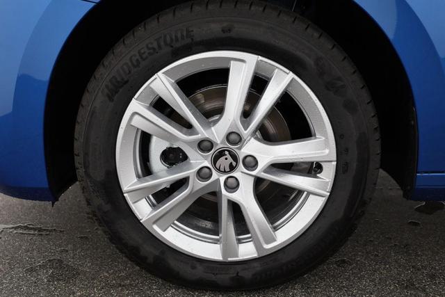 Skoda Fabia Selection 1.0 TSI DSG 130 Jahre, LED, Kamera, ACC, Side, Ladeboden, Winter 