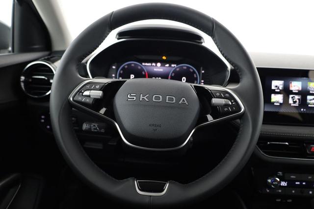 Skoda Fabia Selection 1.0 TSI DSG 130 Jahre, LED, Kamera, ACC, Side, Ladeboden, Winter 