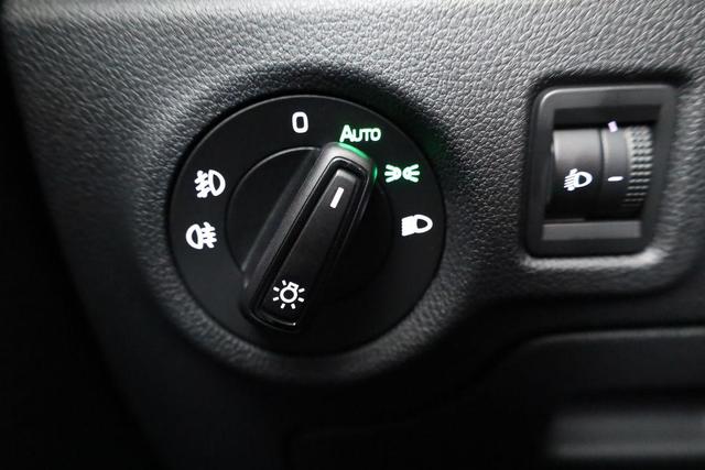 Skoda Fabia Selection 1.0 TSI DSG 130 Jahre, LED, Kamera, ACC, Side, Ladeboden, Winter 