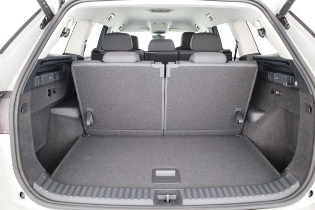 Skoda Kodiaq 2.0 TDI 142kW 4x4 Selection DSG Selection, 7-Sitzer, AHK, Navi, Side, el. Klappe, AreaView, ParkAssist 