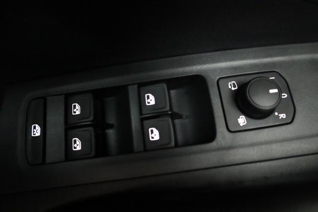 Skoda Fabia Selection 1.0 TSI DSG 130 Jahre, LED, Kamera, ACC, Side, Ladeboden, Winter 